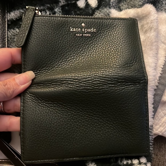 KATE SPADE ♠️ VARIOUS WALLETS/KEYCHAIN BUNDLE GORGEOUS! - Picture 11 of 16
